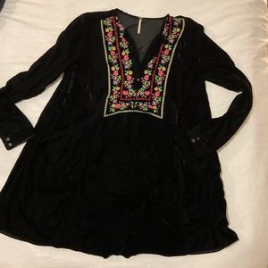 Free People black velvet long sleeve dress-size L. Never worn.